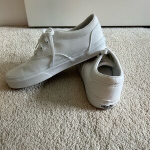 Women’s Vans White Canvas Sneakers Size 7.5 NWOT